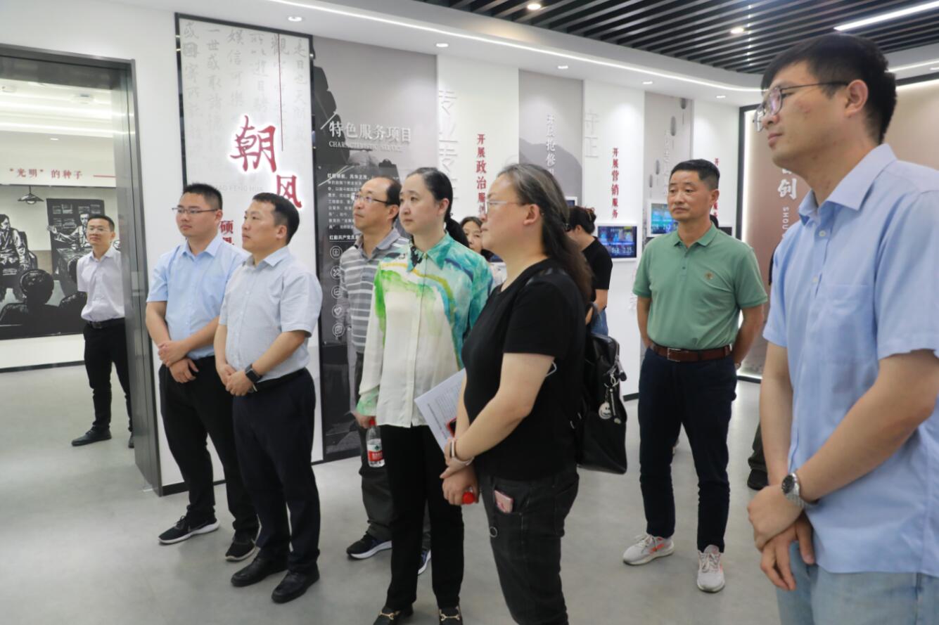 鲁师傅1.jpg