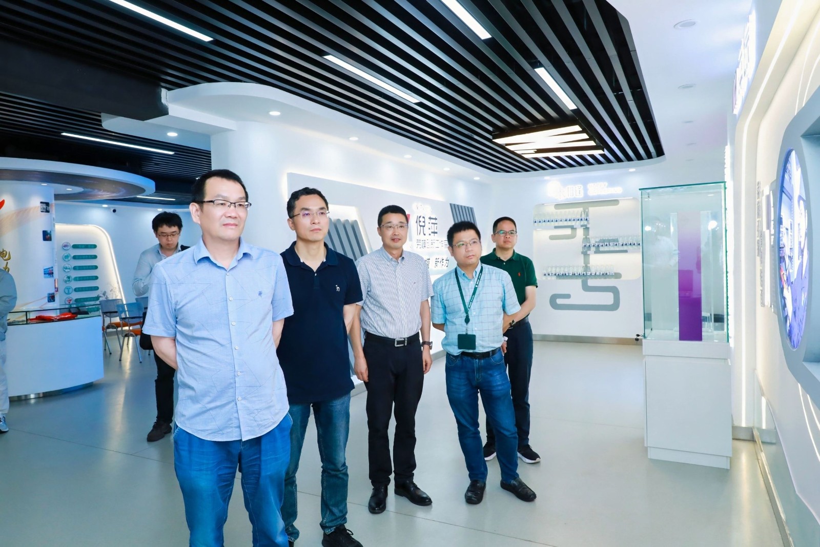 浙江省电力学会考察杭州“富阳电力计量科普教育基地”创建工作1 (1).jpg