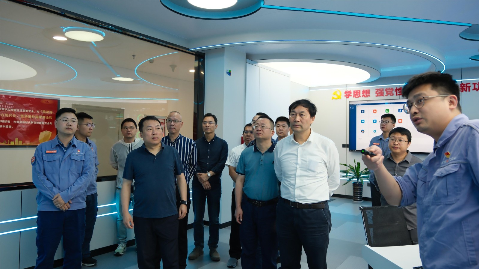 浙江省电力学会秘书长冯志宏带队考察苍南核电科普基地2 (1).jpg
